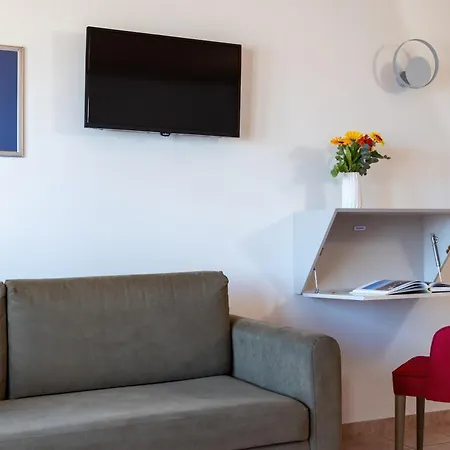 Flisvos Royal Hotel & Suites-2